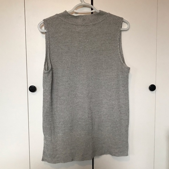 Alya Sleeveless Top - Picture 2 of 4